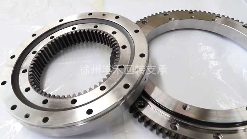 在选购进口轴承时，以下关键参数不容忽视：